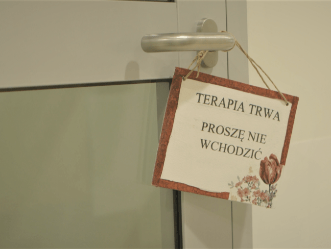 Niepokojąco wzrasta liczba prób samobójczych - grafika