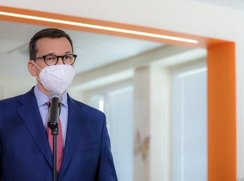 Rząd przyspiesza luzowanie obostrzeń. Co się zmienia? - grafika