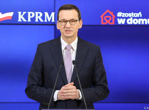 Wszystkie obostrzenia przedłużone. Nakaz zasłaniania ust i nosa. Eg - grafika