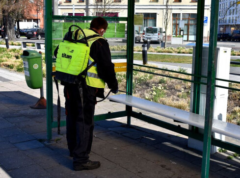 Trwa dezynfekcja Piły - ZDJĘCIA  - grafika