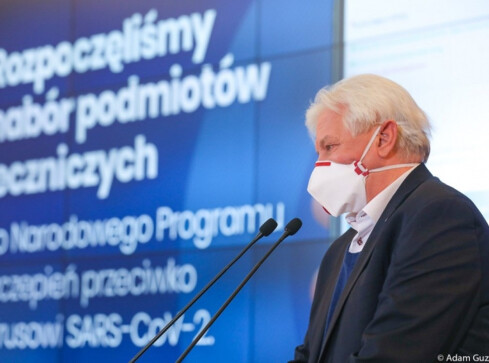 Wyższy ZUS dla niezaszczepionych? Doradca premiera ds. COVID-19 zabra - grafika