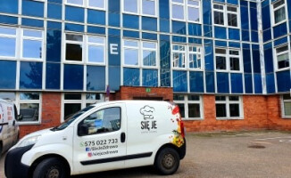 Zawieźli jedzenie lekarzom, pielęgniarkom i ratownikom