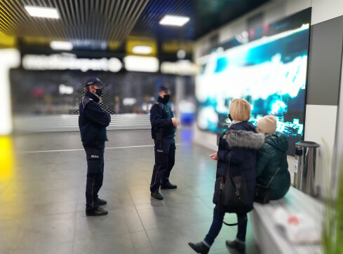 Niedziela handlowa i zmasowane kontrole sanepidu i policji  - grafika