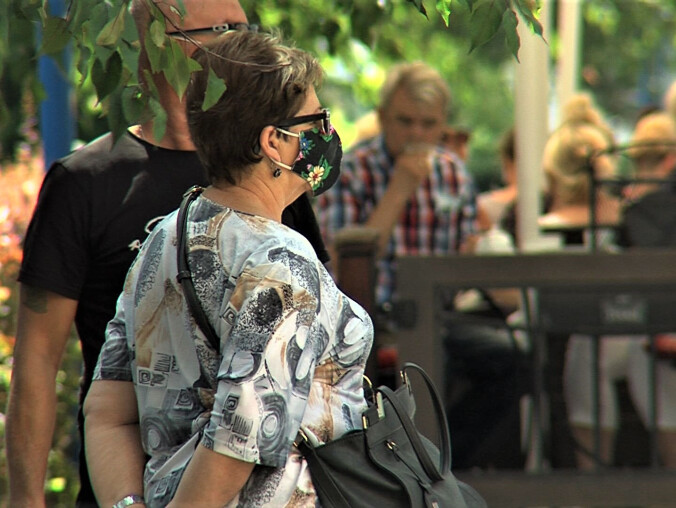 Wracają obostrzenia związane z koronawirusem  - grafika