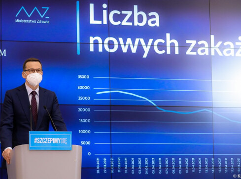 W maju dzieci wrócą do szkół, otworzą się też restauracje  - grafika