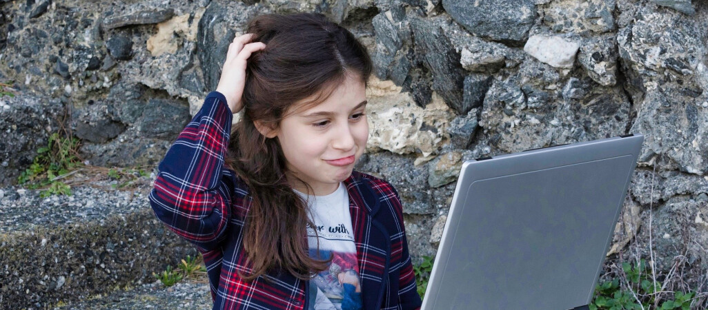 Niebezpieczne "wyzwania" dla dzieci w Internecie. Policja ostrzega