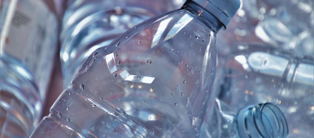 Znowu używamy więcej plastiku. Kaucje zmienią nasze nawyki?