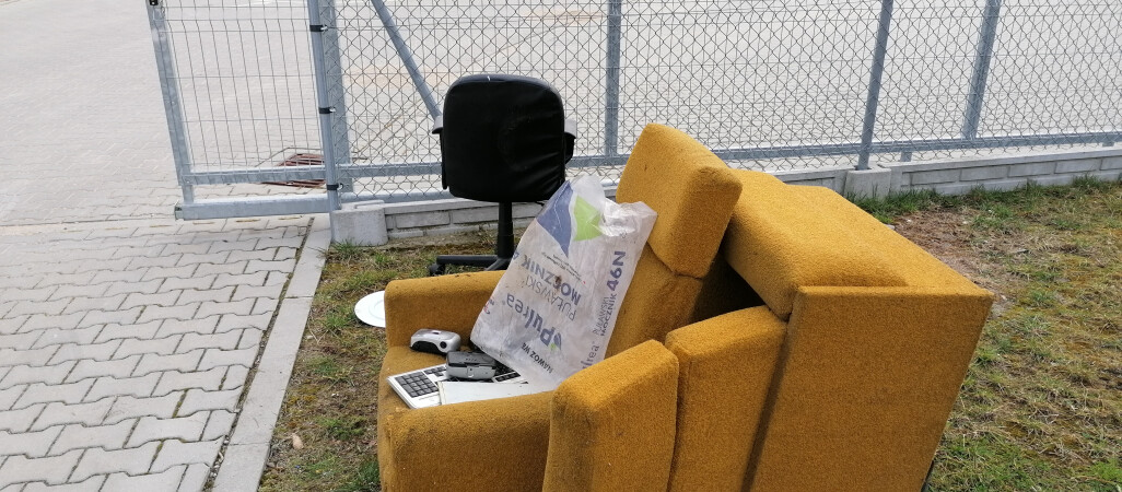 Podrzucają odpady pod bramy PSZOK-ów