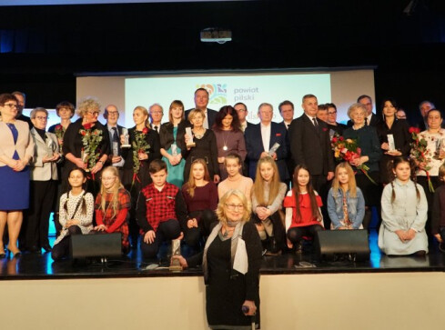 Kulturalne nagrody starosty wręczone  - grafika