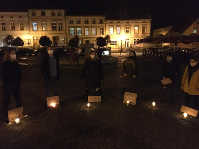 Protesty przeciwko zaostrzeniu ustawy antyaborcyjnej także w Wałczu  - grafika