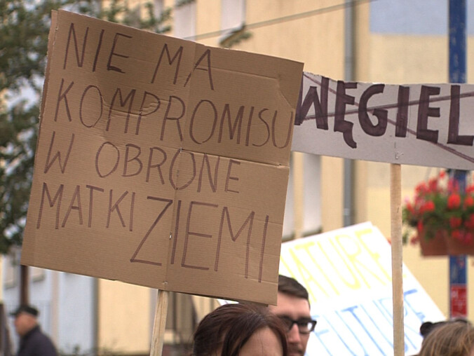 „Dosyć słów, teraz czyny!”. Drugi pilski Młodzieżowy Strajk K - grafika